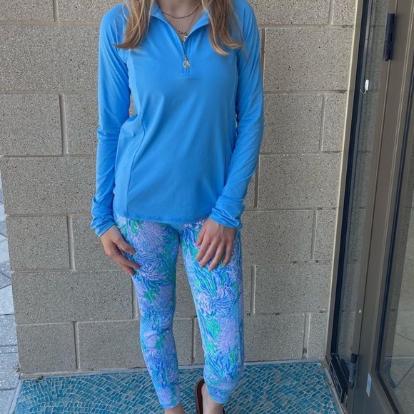 Lilly Pulitzer UPF 50+ Luxletic 24" Weekender High Rise Midi Legging Current Sea - Picture 6 of 6